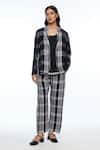Buy_Payal Pratap_Black Linen Rosa Drawstring Pant _at_Aza_Fashions
