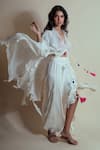 Buy_Style Junkiie_Ivory Chiffon, Chinon Tassels V-neck Vanilla Cascade Ruffle Duster 