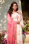 Buy_LASHKARAA_White Silk Embroidery Round Neck And Pink Floral Kurta Palazzo Set _Online_at_Aza_Fashions