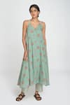 Buy_Sinjhar_Teal Cotton V-neck Dull Floral Printed Kurta Set _at_Aza_Fashions