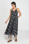 Buy_Sinjhar_Black Cotton V-neck Floral Printed Kurta Set _at_Aza_Fashions
