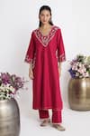 Buy_Siyona by Ankurita_Pink Chanderi, Organza Embroidery V-neck Satrangi Dhaaga Kurta Set _Online_at_Aza_Fashions