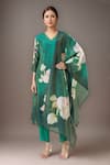 Buy_Samyukta Singhania_Green Muslin Embroidery V-neck Floral Print Kurta Set _at_Aza_Fashions