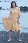 Buy_Gothilo_Peach Linen Collared Pleated Dress 