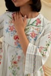 Buy_Pozruh by Aiman_White Cotton, Hemp Embroidery Round Neck Bouquet Pleated Dress 