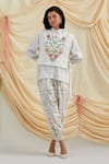Buy_Pozruh by Aiman_White Cotton Bouquet Floral Print Trousers _at_Aza_Fashions