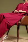 Buy_Tashee_Maroon Linen V-neck Kurta With Pant Set 