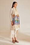Buy_SHAZA_Ivory Pashmina Kalamkari Border Stole _at_Aza_Fashions