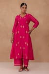Buy_Charu Makkar_Red Chanderi Embroidery V-neck Rani Kurta And Pant Set _at_Aza_Fashions