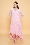 Buy_Sajeda A Lehry_Pink Georgette Embroidery V-neck Rose Hand Kurta Set _at_Aza_Fashions