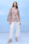 Buy_COUCHÉ BY ANANDINI_Purple Silk Organza Embroidery Collared Designer Ombre Effect Top _at_Aza_Fashions