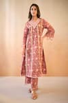 Buy_Nero India_Pink Cotton Cut Work V-neck Rosy Chintz Kurta And Pants _at_Aza_Fashions