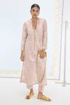 Buy_Ekaya Banaras_Peach Organza, Silk Pearls Keyhole Neck The Diana Kurta Set _at_Aza_Fashions