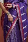 Buy_Dressfolk_Purple Silk Embroidery V-neck Padded Handloom Saree Set 