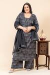 Buy_Mamicha_Black Polyester Embroidery V-neck Kurta Pant Set _at_Aza_Fashions