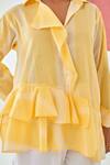 Buy_Moontara_Yellow Cotton Embroidery Collared Check Asymmetric Shirt And White Pants 