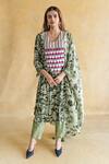 Buy_Shachi Sood_Green Silk Embroidery V-neck Amber Raas Kurta Set _at_Aza_Fashions