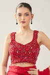 Buy_Samyukta Singhania_Red Chinon Embroidery Scoop Neck Pre-draped Saree Set 