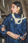 Label Earthen_Navy Chanderi Silk, Organza Embroidery V-neck Blue Kurta Set _Online
