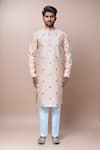 Samyukta Singhania_Peach Silk Embroidery Floral Thread Kurta Set _Online_at_Aza_Fashions