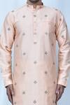 Samyukta Singhania_Peach Silk Embroidery Floral Thread Kurta Set _at_Aza_Fashions