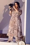 Buy_Mamicha_Off White Georgette Embroidery V-neck Retro 3 Piece Co-ord Set 