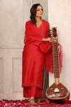 Anshu Wadhwa_Red Chanderi, Organza Embroidery V-neck Kurta Set With Dupatta _at_Aza_Fashions