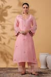 Buy_Anshu Wadhwa_Pink Chanderi Embroidery V-neck Kurta Set _at_Aza_Fashions