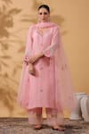Buy_Anshu Wadhwa_Pink Chanderi Embroidery V-neck Kurta Set 