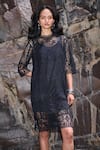 Buy_Dash And Dot_Black Polyester Embroidery Round Neck Boxy Lace Dress 