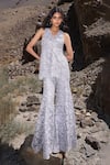 Buy_Dash And Dot_Silver Polyester Embroidery V-neck Lace Sleeveless Peplum Top 