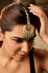 Buy_Paisley Pop_Mint Kundan Maangtikka _at_Aza_Fashions