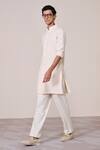S&N By Shantnu Nikhil_Off White Embroidery Contemporary Kurta _Online_at_Aza_Fashions