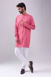 Spring Break_Pink Cotton Printed Kurta _Online_at_Aza_Fashions