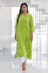 Buy_Silai Studio_Green Viscose, Silk V-neck Terra Bandhej Kurta Set _at_Aza_Fashions
