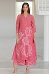 Buy_Silai Studio_Pink Chanderi Embroidery Split V-neck Misty Tulips Bandhani Kurta 