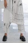 Buy_Silai Studio_White Poplin Round Neck Designer Arches And Avenues Kurta Set _Online_at_Aza_Fashions