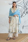 Buy_Shivani Bhargava_Ivory Chanderi V-neck Digital Print Jungle Kurta _at_Aza_Fashions