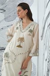 Shivani Bhargava_Ivory Chanderi Embroidery V-neck Mountain Kurta _Online_at_Aza_Fashions