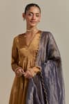 Buy_Vinusto_Gold Chanderi Lace V-neck Handwoven Zari Anarkali Set 