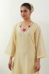 Buy_Vinusto_Yellow Chanderi Embroidery V-neck Butter Handwoven Set 