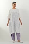 Buy_Vinusto_White Cotton Embroidery Round Neck Phool Patti Chikankari Kurta Set _at_Aza_Fashions
