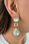 Shop_Prerto_White Stones Seesha Kundan Floret Polki Necklace Set _at_Aza_Fashions