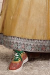 Buy_Anita Kanwal_Gold Tissue Beads, Embroidery V-neck Lehenga Set 