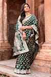 Buy_Naaritva India_Emerald Green Zari Handwoven Banarasi Saree With Running Blouse 