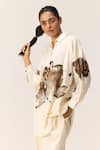 Kharakapas_Off White Cotton Collared Sunpetal Shirt And Pant Co-ord Set _at_Aza_Fashions