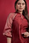 Buy_Vinusto_Maroon Chanderi Embroidery Keyhole Neck Handloom Kurta And Pant Set _Online_at_Aza_Fashions