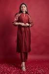 Buy_Vinusto_Maroon Chanderi Embroidery Keyhole Neck Handloom Kurta And Pant Set _at_Aza_Fashions
