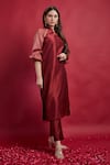 Vinusto_Maroon Chanderi Embroidery Keyhole Neck Handloom Kurta And Pant Set _at_Aza_Fashions