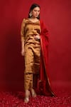 Buy_Vinusto_Gold Silk, Chanderi Zari, Tassels V-neck Kurta Set With Red Dupatta _at_Aza_Fashions